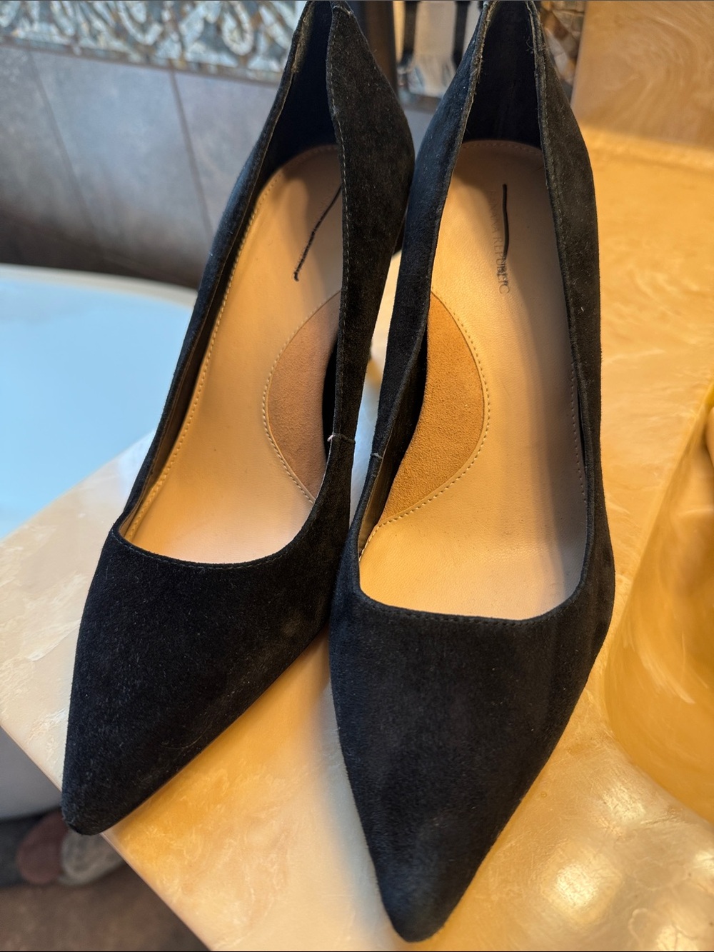 New Banana Republic Black Suede Pointed-Toe Pumps
